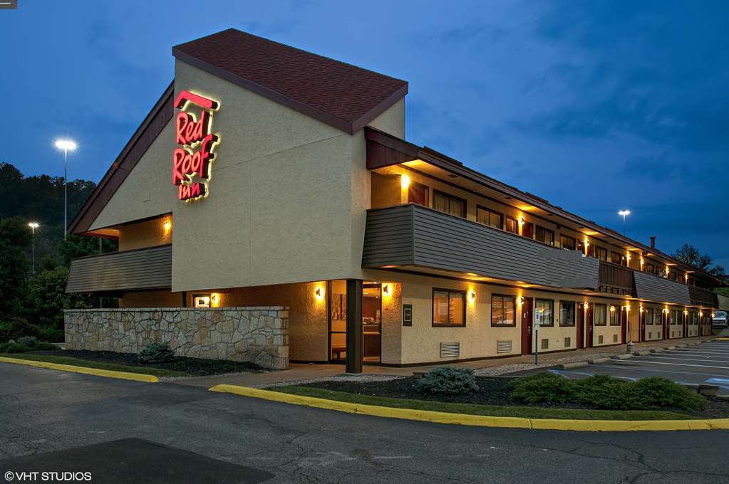 Red Roof Inn Фермонт Екстер'єр фото