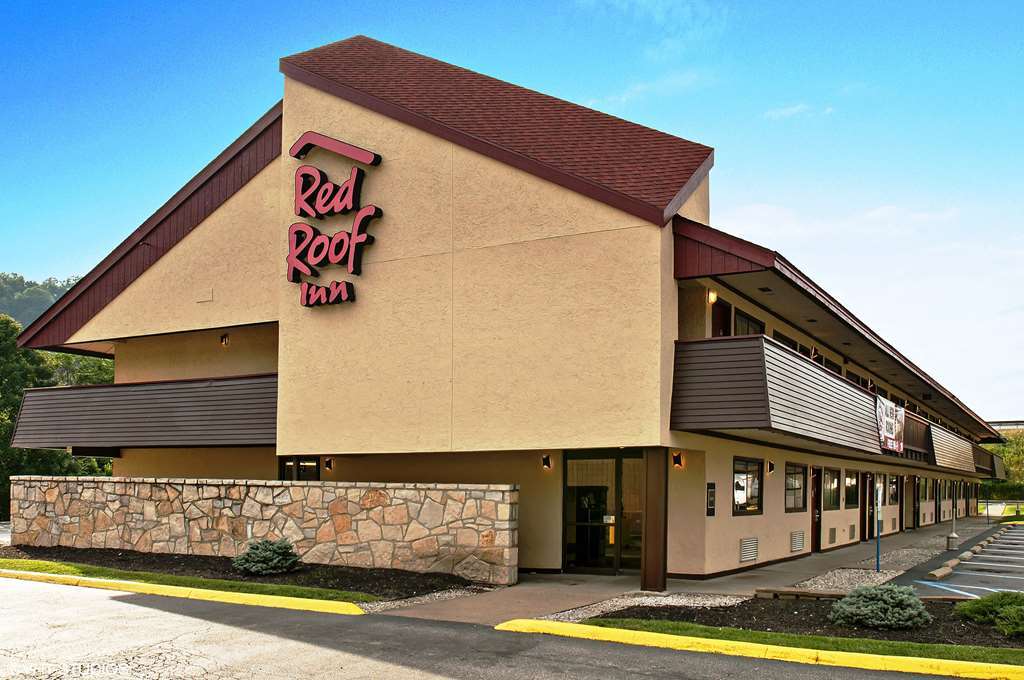 Red Roof Inn Фермонт Екстер'єр фото