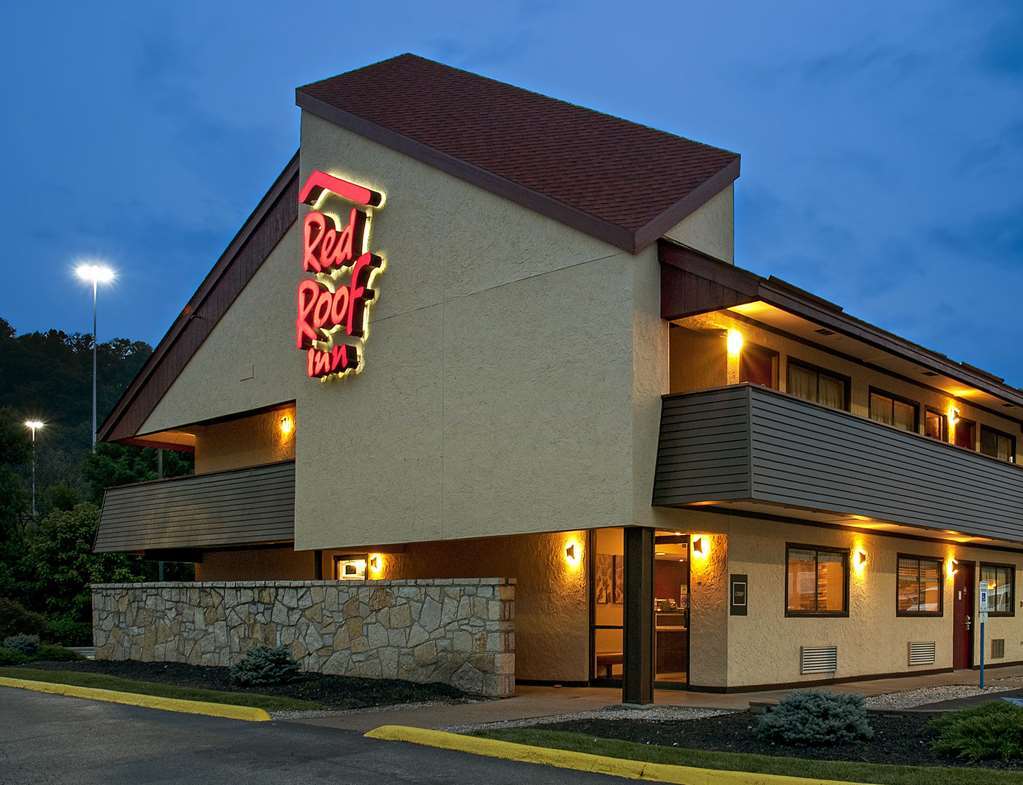 Red Roof Inn Фермонт Екстер'єр фото